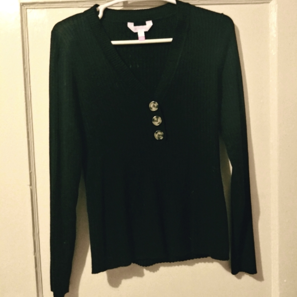 Lightweight v neck sweater. Size large